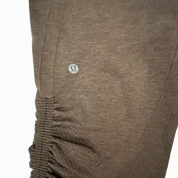 Lululemon In The Flow Crop II Heathered Bark Chocolate Size 6 - Picture 7 of 9